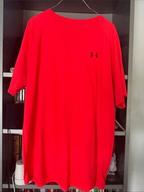 Under Armour Men’s Short‑Sleeve Performance Tee in with Black Logo